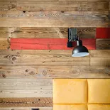 Dekor ścienny ze starego drewna - czerwony Dekory ścienne ze starego drewna