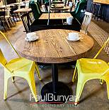 Okrągły stolik kawowy ze starego drewna do restauracji lub kawiarni Stoliki do restauracji i kawiarni