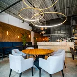 Okrągły stół drewniany ze starego drewna i metalu DALLAS Stoły do restauracji i kawiarni