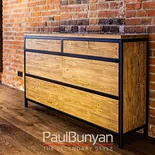 Komoda drewniana na metalowych profilach Szafy z drewna i metalu