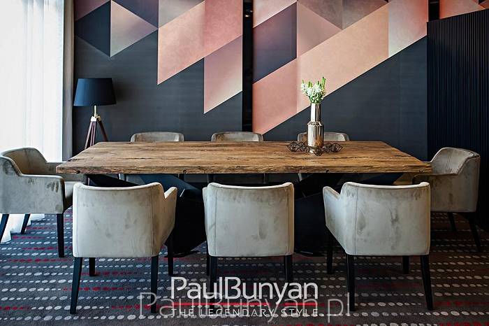 Stoły i krzesła drewniane do restauracji – jak dobrać styl do wystroju wnętrza?