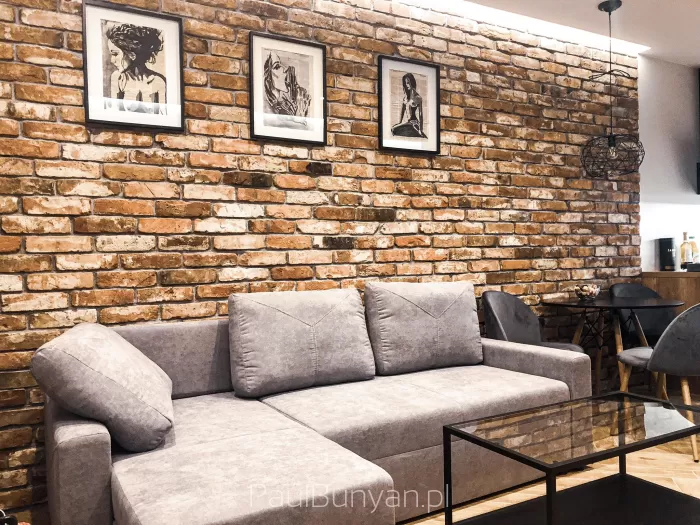 Ściana z cegieł w salonie - urządź swoje mieszkanie stylowo! Inspiracje, aranżacje i pomysły